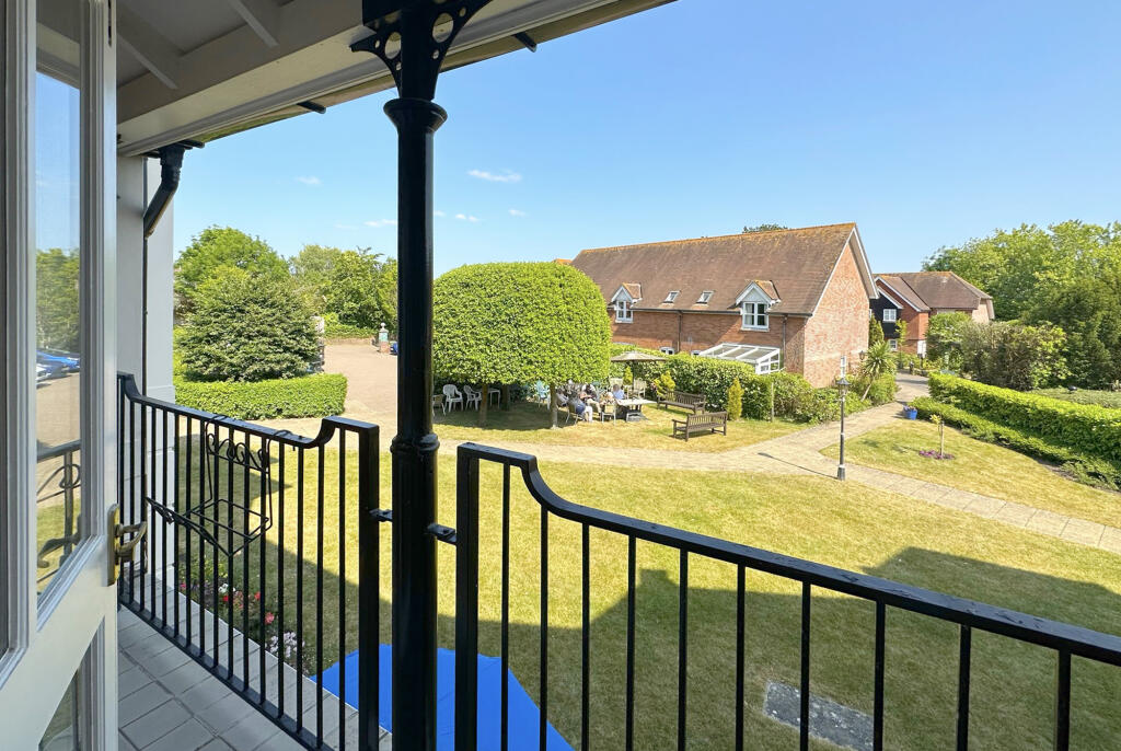 Apartment in Southampton - More