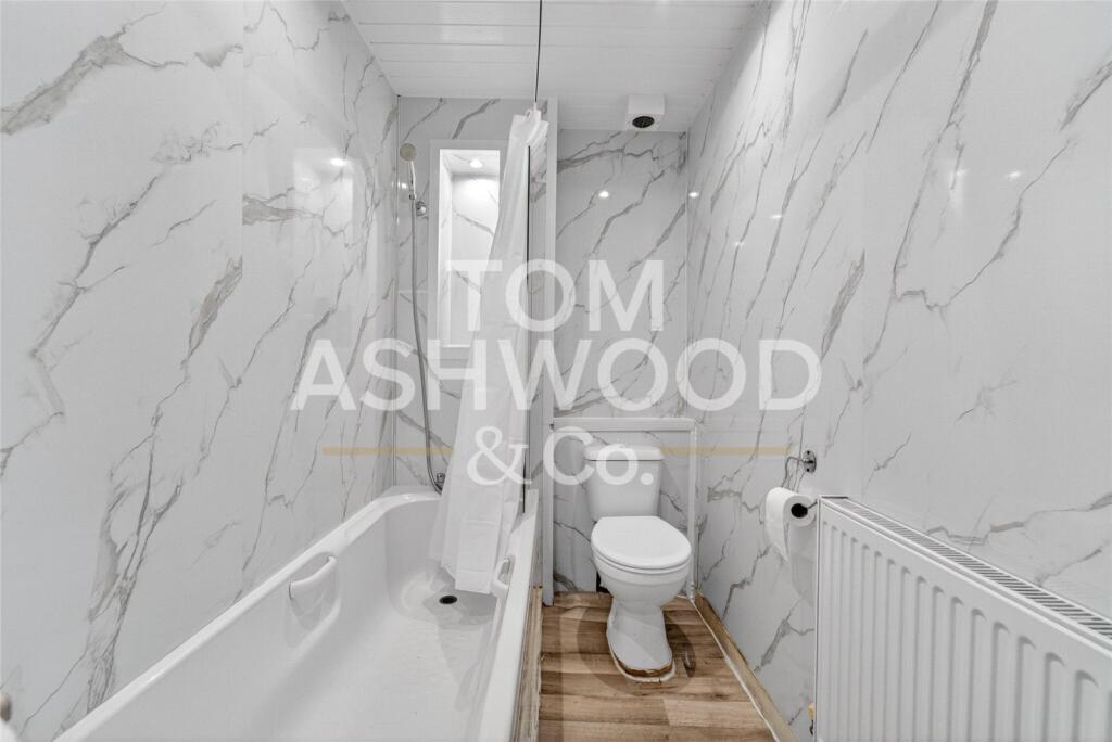 Apartment in Barking, Roding Riverside, Thames View - View 4