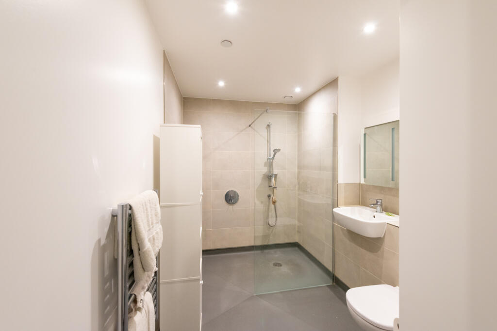 Apartment in Watford - More
