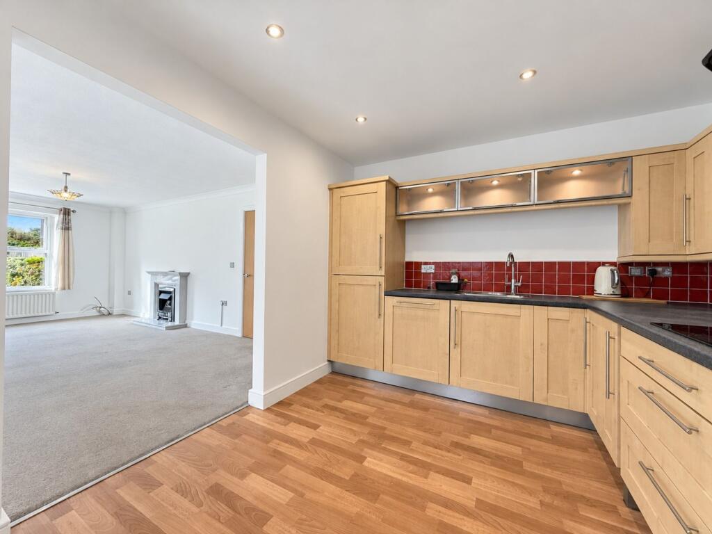 Apartment in Prenton, Noctorum - View 3