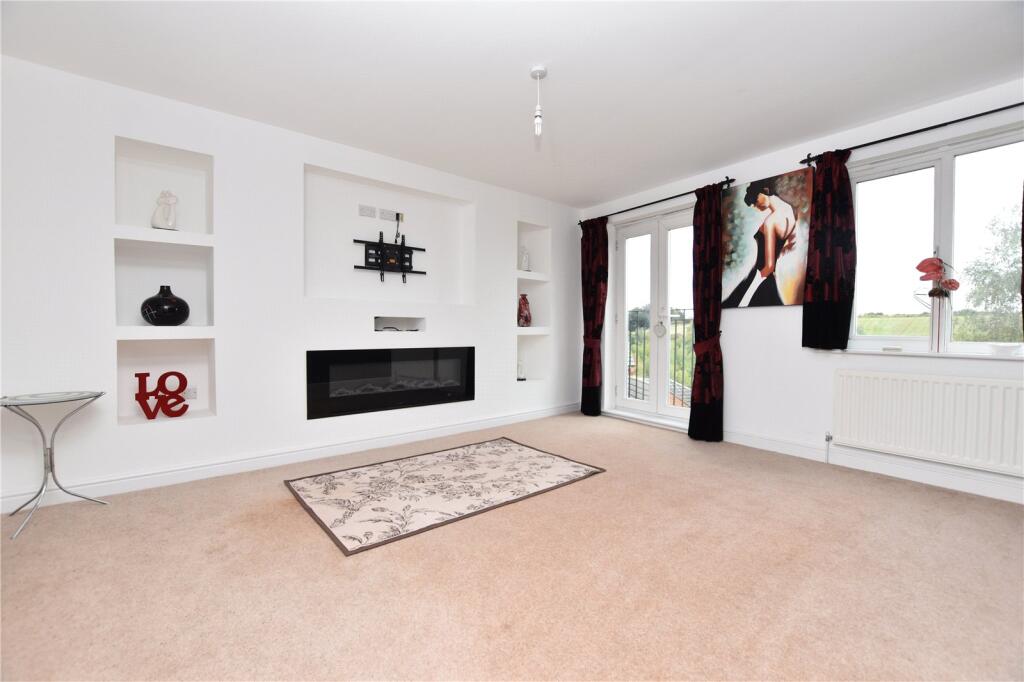 Holly Crescent, East Ardsley, Wakefield, West Yorkshire photo 4