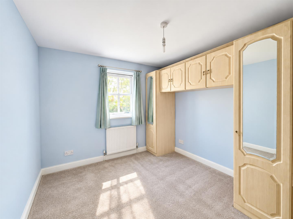 Apartment in Southall - View 5