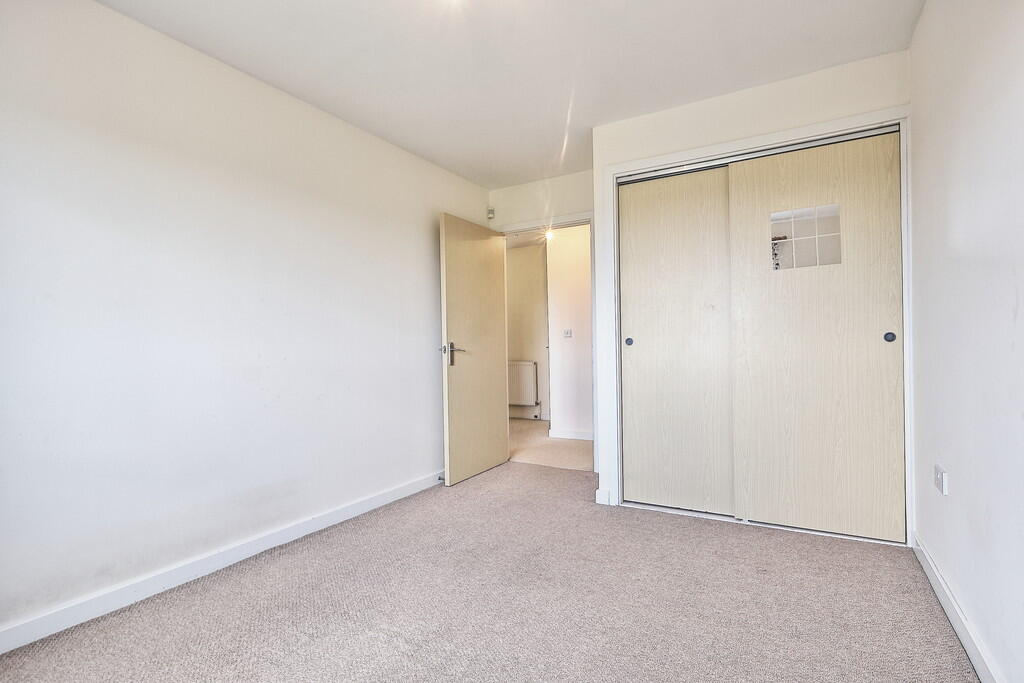Apartment in Cambridge, Orchard Park - View 4