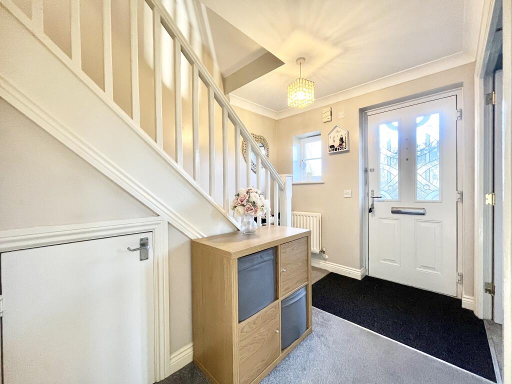 Additional image 4 of Hawks Rise, Yeovil, Somerset - Four Double Bedrooms