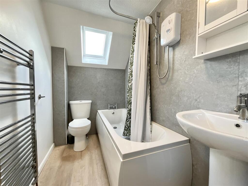 House in Bristol, Longwell Green, Oldland - View 4