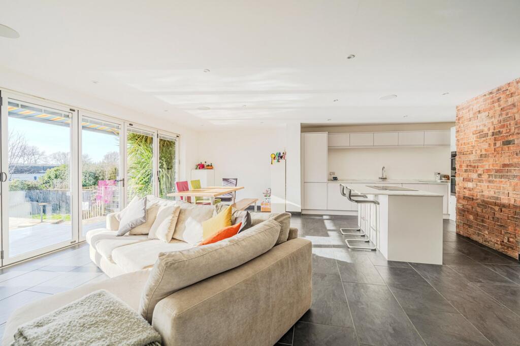Beaulieu Avenue, Christchurch, BH23 - View 6