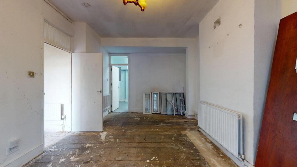 Apartment in London - More