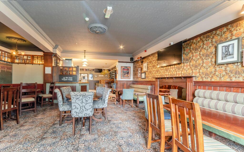 8681496-interior07.jpg