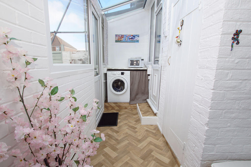 Hastings Avenue, Gosport, PO12 - View 5