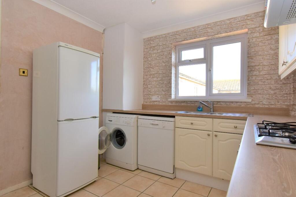 Apartment in Romford - View 5