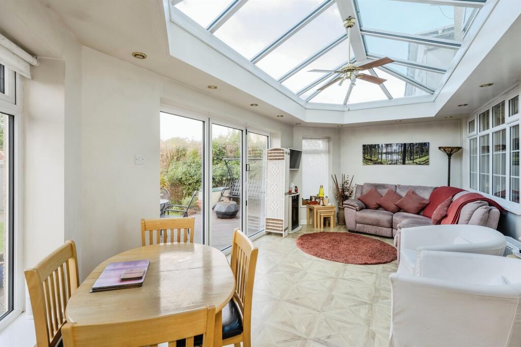 Ashwood Drive, Pontardawe, SWANSEA photo 2