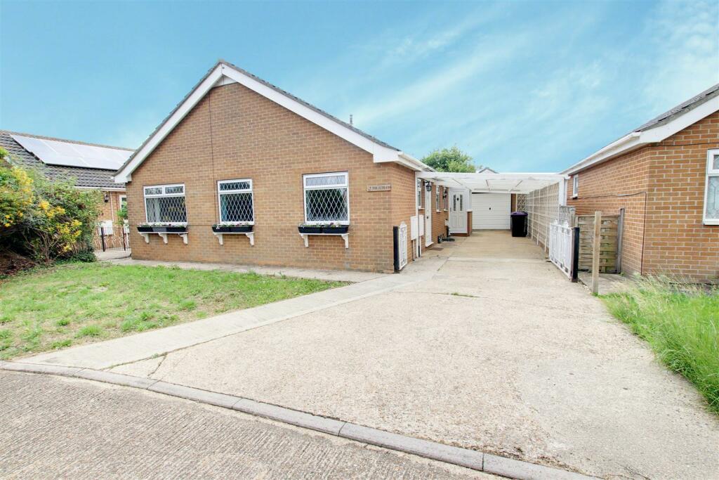 3-bed detached on High Street, Mablethorpe, £195,000