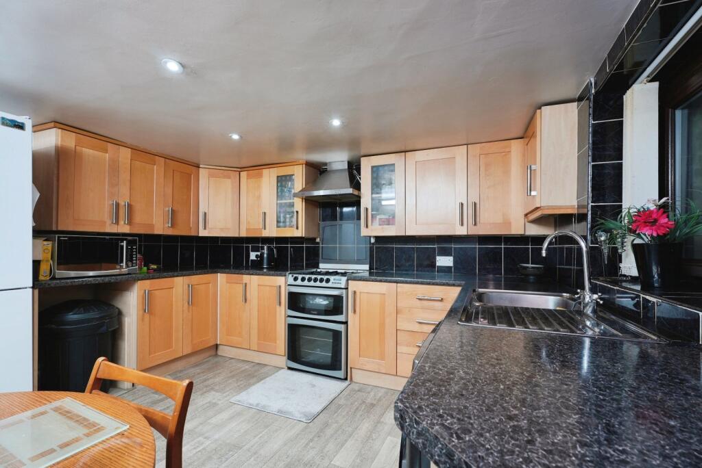 House in Calderdale, Pellon - View 6