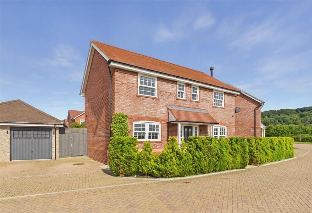 Main image of property: Littlemoor Field, Chinnor, OX39