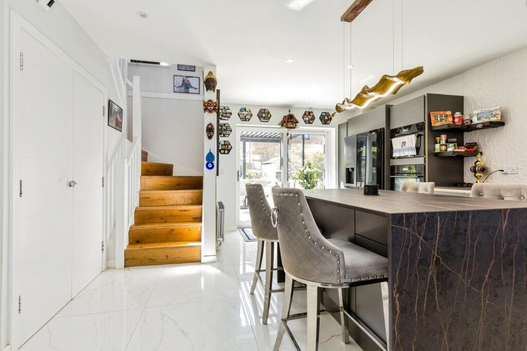 House in Mid Sussex, Woodgate, Slaugham - View 5