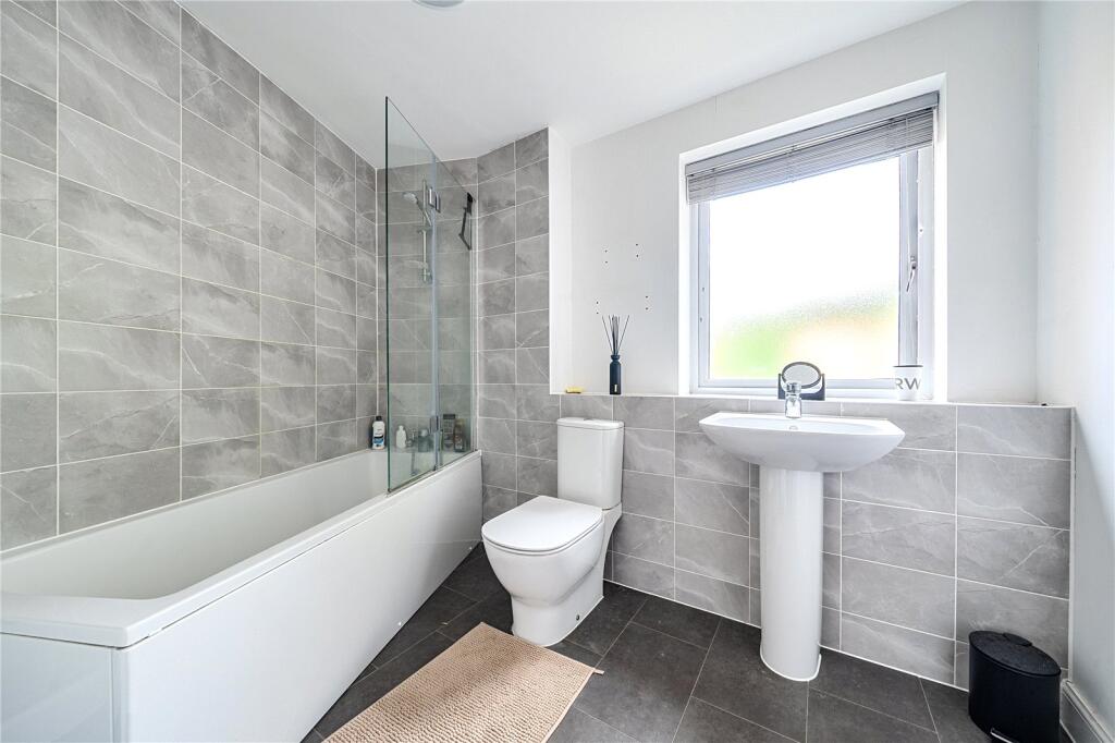 Apartment in Basingstoke and Deane, Rooksdown - View 5