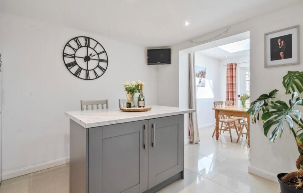 Cattistock Road, Maiden Newton, Dorset photo 4