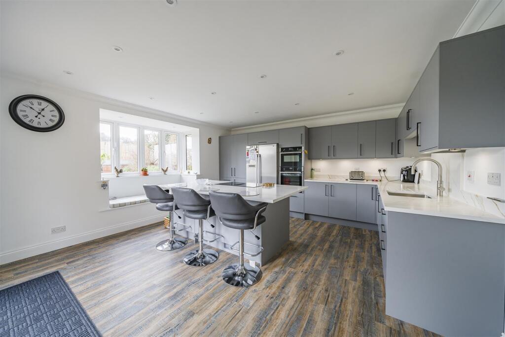 Potten End Hill, Water End photo 3