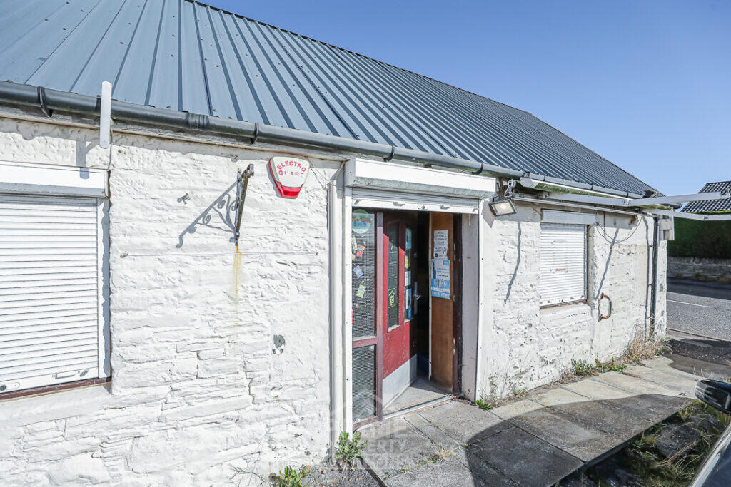 Main image of property: 13 Kellas Road, Wellbank, Broughty Ferry, Angus, Dundee DD5 3PE