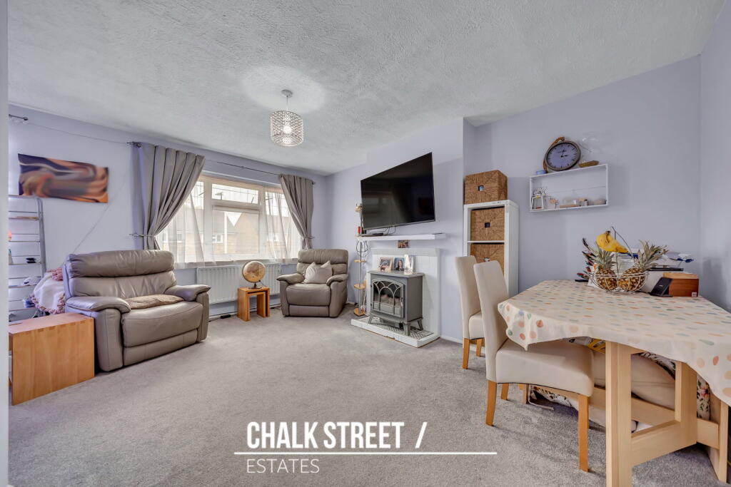 Apartment in Romford - View 2