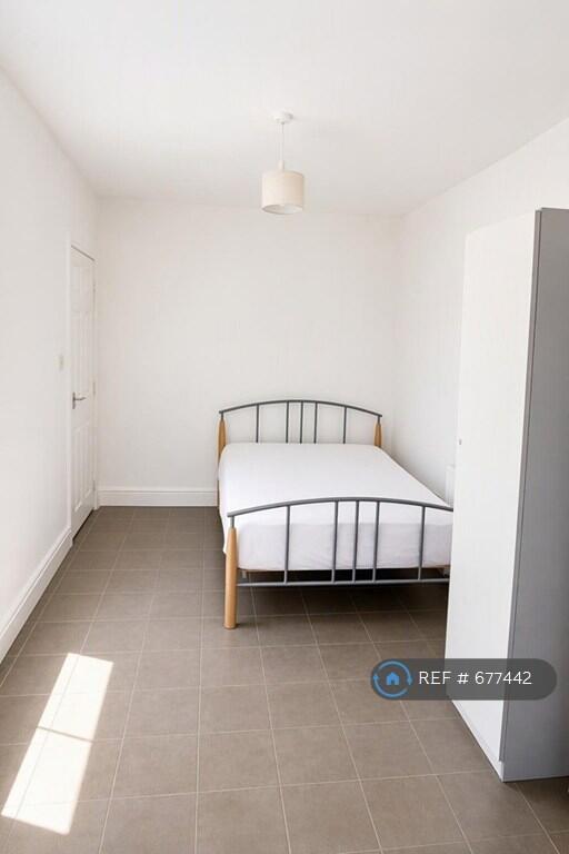 House in Enfield - View 3