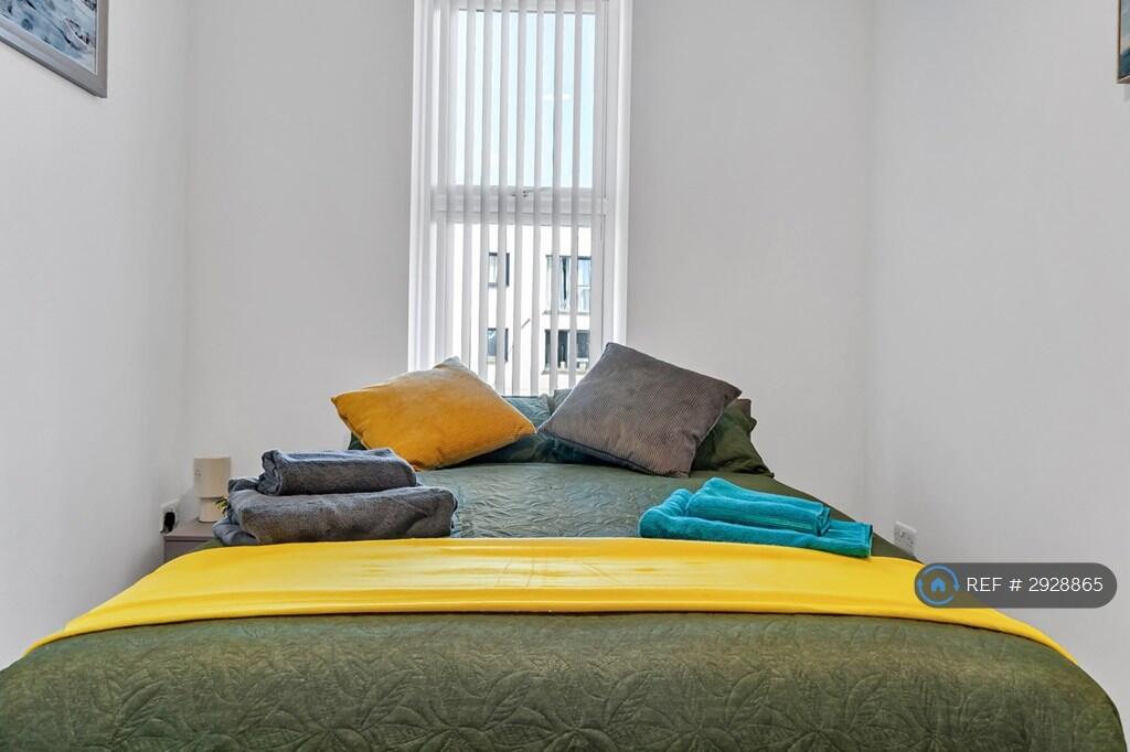 1 bedroom house share for rent