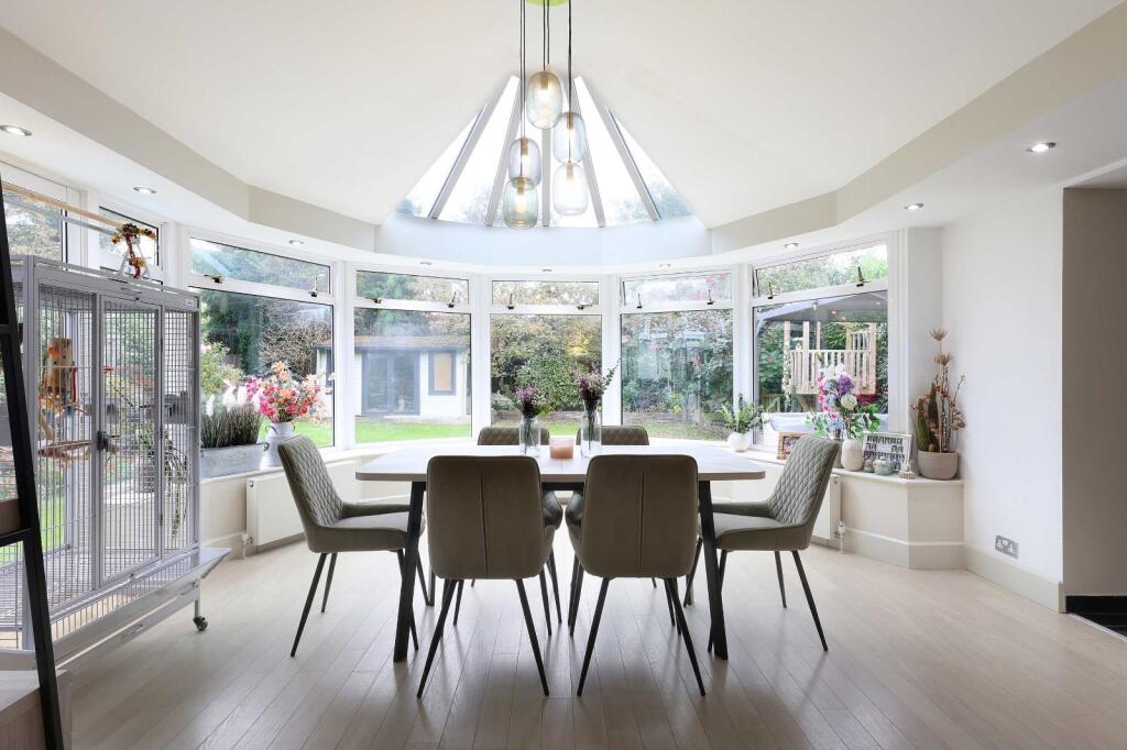 House in Hemel Hempstead, Beaconsfield - More