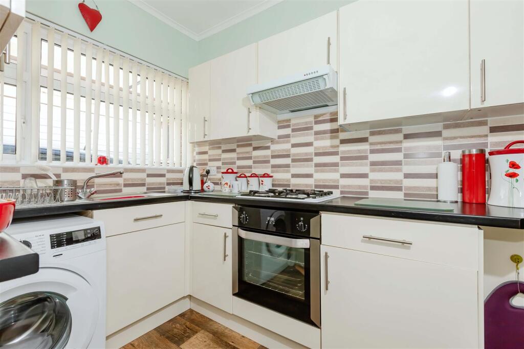 Evelyn Road, Worthing photo 4