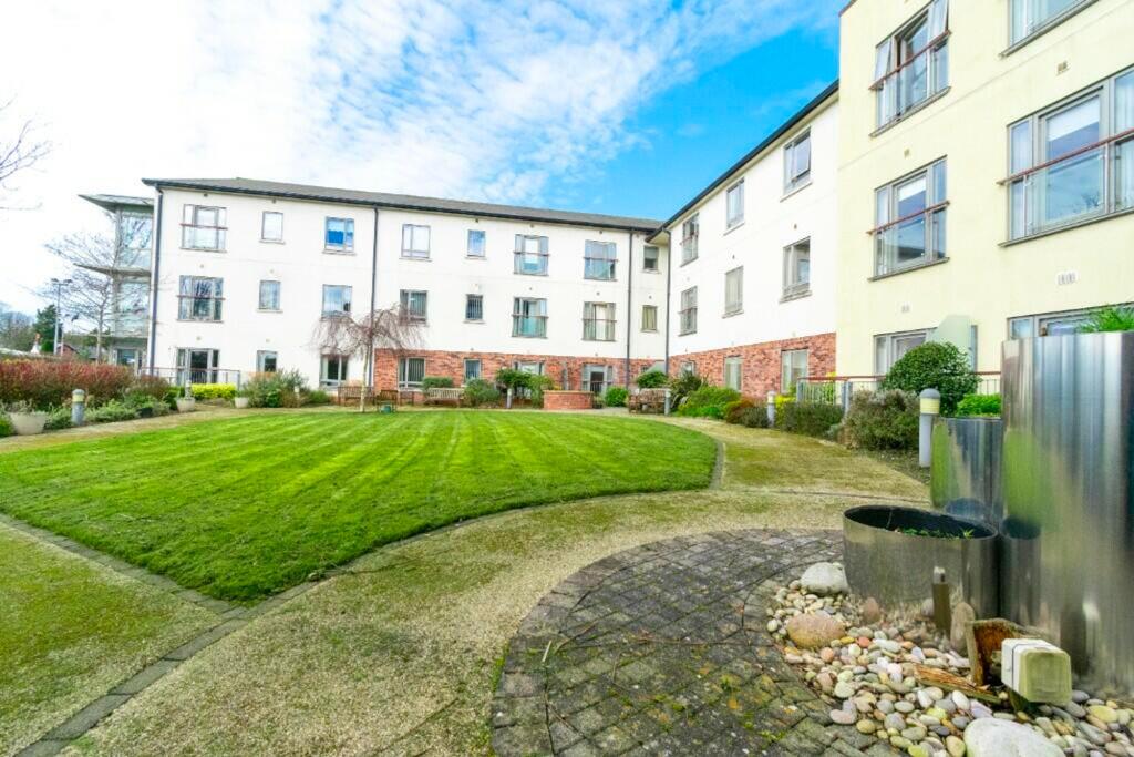 2-bed flat on Aughton Street, Brookside Aughton Street, L39, £100,000