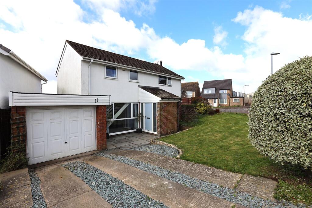 Main image of property: 11 Monmouth Way, Boverton, Llantwit Major, Vale Of Glamorgan, CF61 2GT
