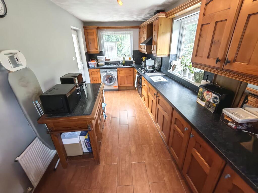 House in Sandwell, West Midlands - More
