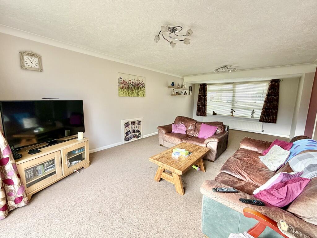 Lynwood Drive, Merley photo 2