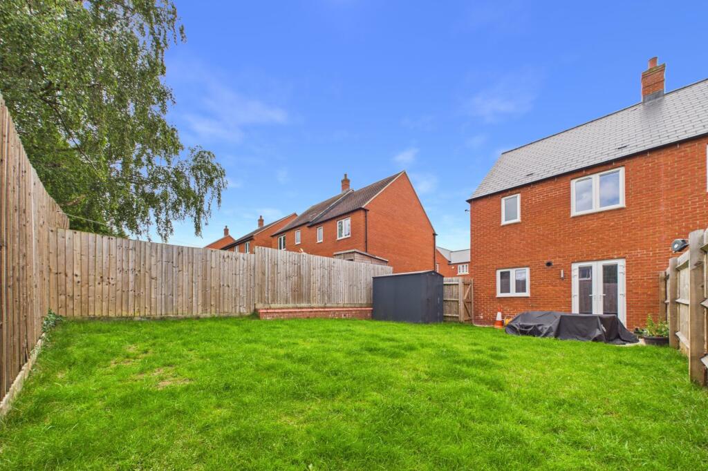 House in Towcester, West Northamptonshire - View 2