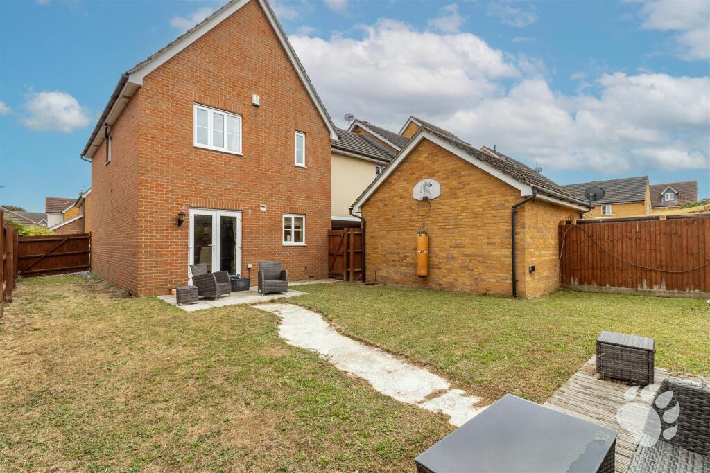 House in Basildon, Wickford - View 2