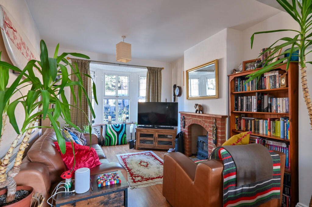 House in Finedon, North Northamptonshire - View 2