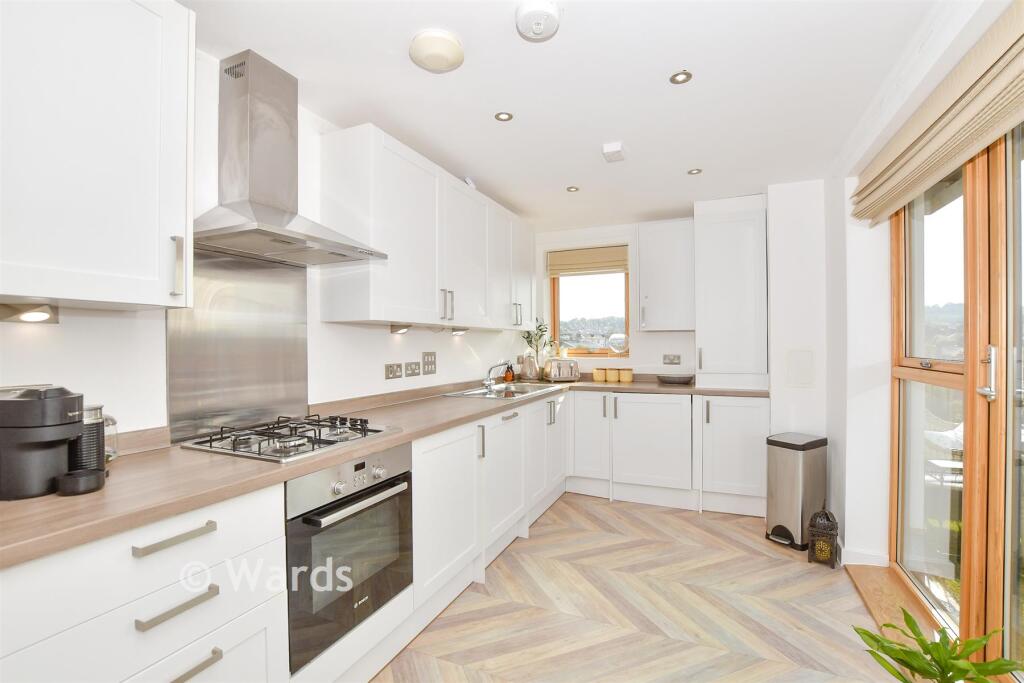 Apartment in Tonbridge and Malling, Brook Street - View 3