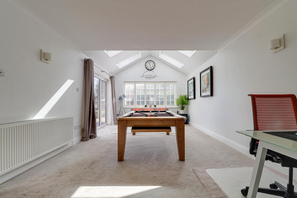 House in Harpenden, Roundwood - View 5