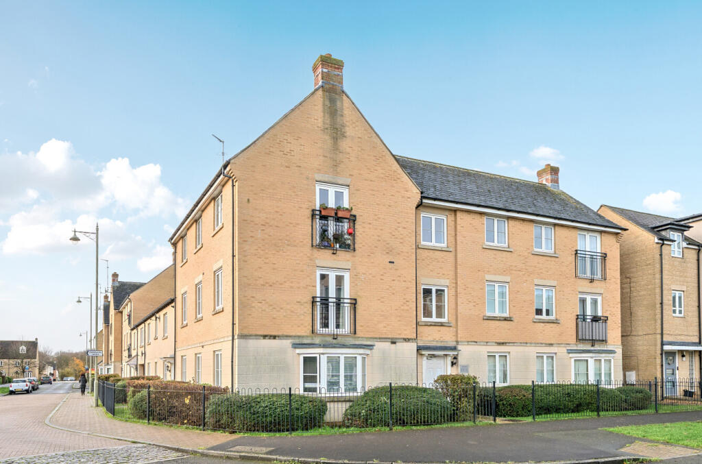 Main image of property: Sedge Way, Carterton, Oxfordshire