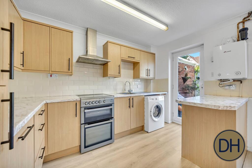 Beaufort Close, North Weald, Essex CM16 - View 3