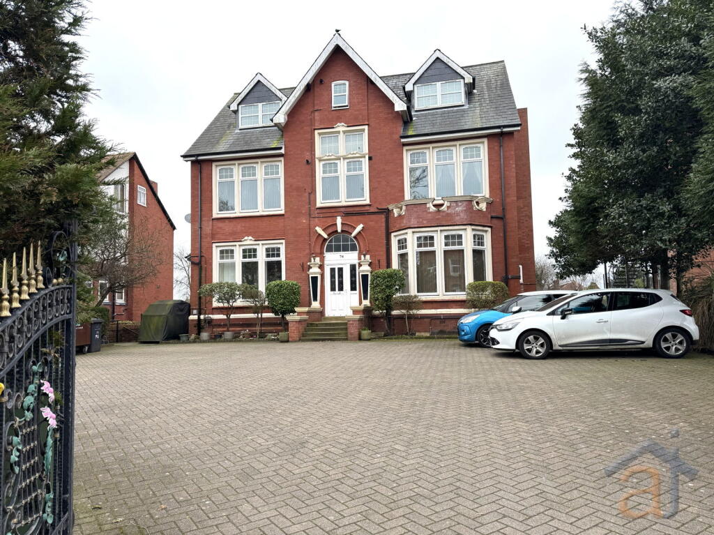 Main image of property: 76 Cambridge Road, Churchtown, Southport, PR9 9RH