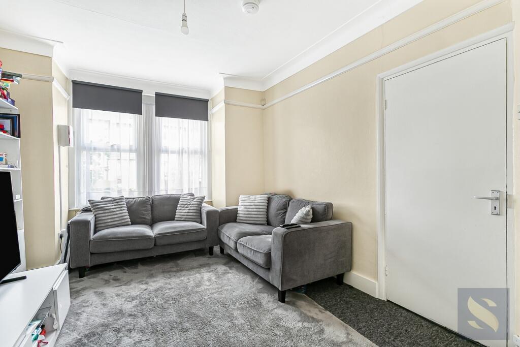 House in London, Wood Street, Walthamstow - View 3