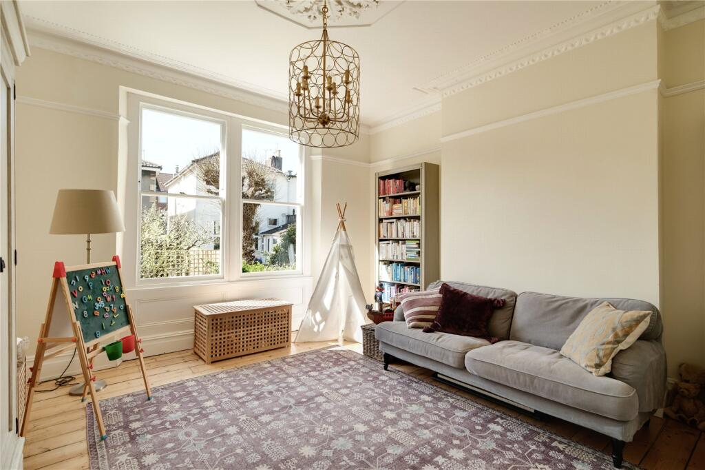 House in Bristol, Cotham - More