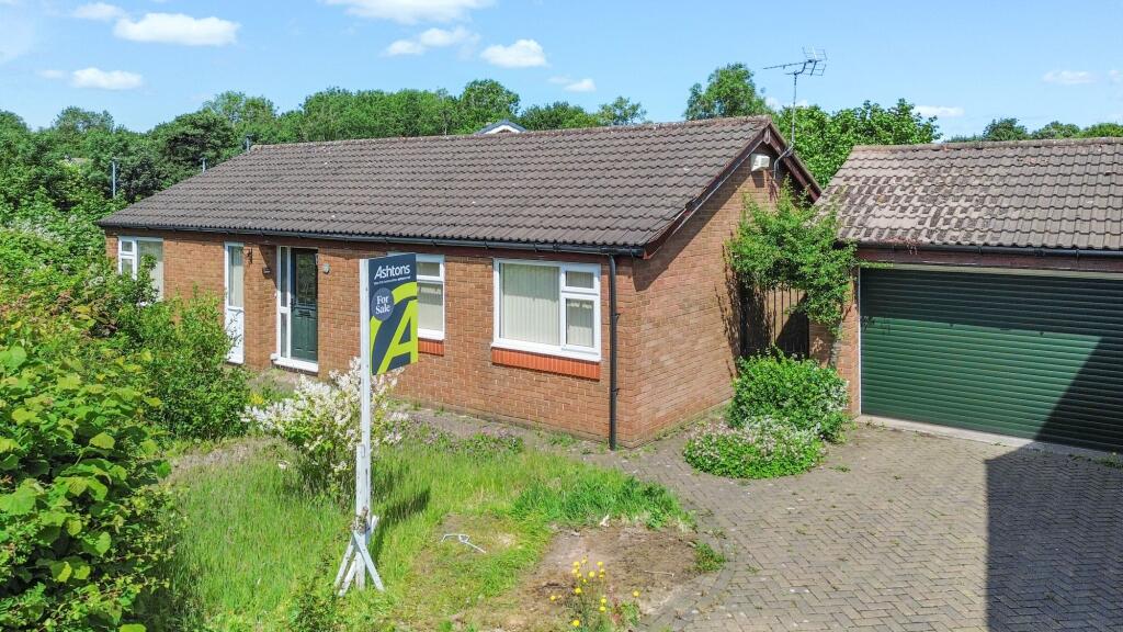 3-bed detached on Gairloch Close, Fearnhead, WA2, £280,000