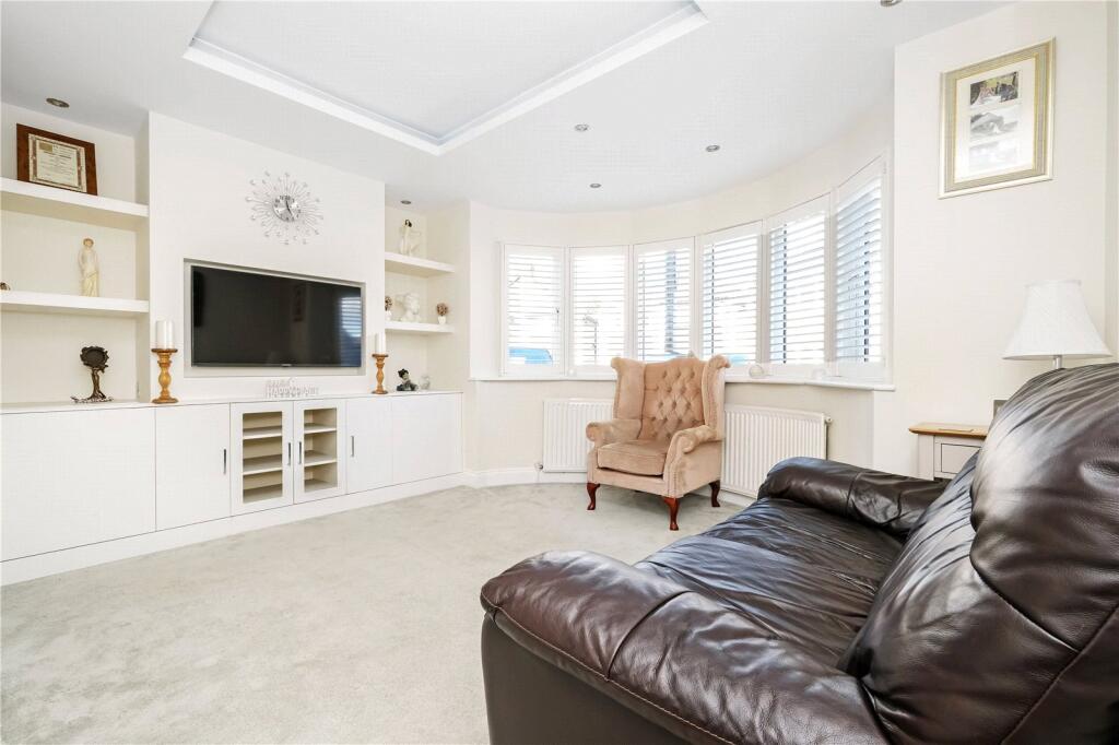 Colyton Close, Welling, Kent, DA16 photo 2