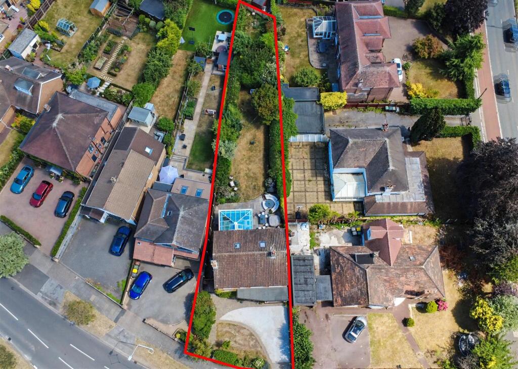 House in Nottingham, Bramcote - View 2