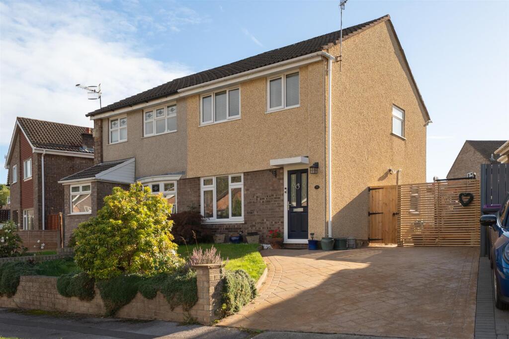 3-bed semi-detached on Poplar Avenue, New Inn, Pontypool, £288,000