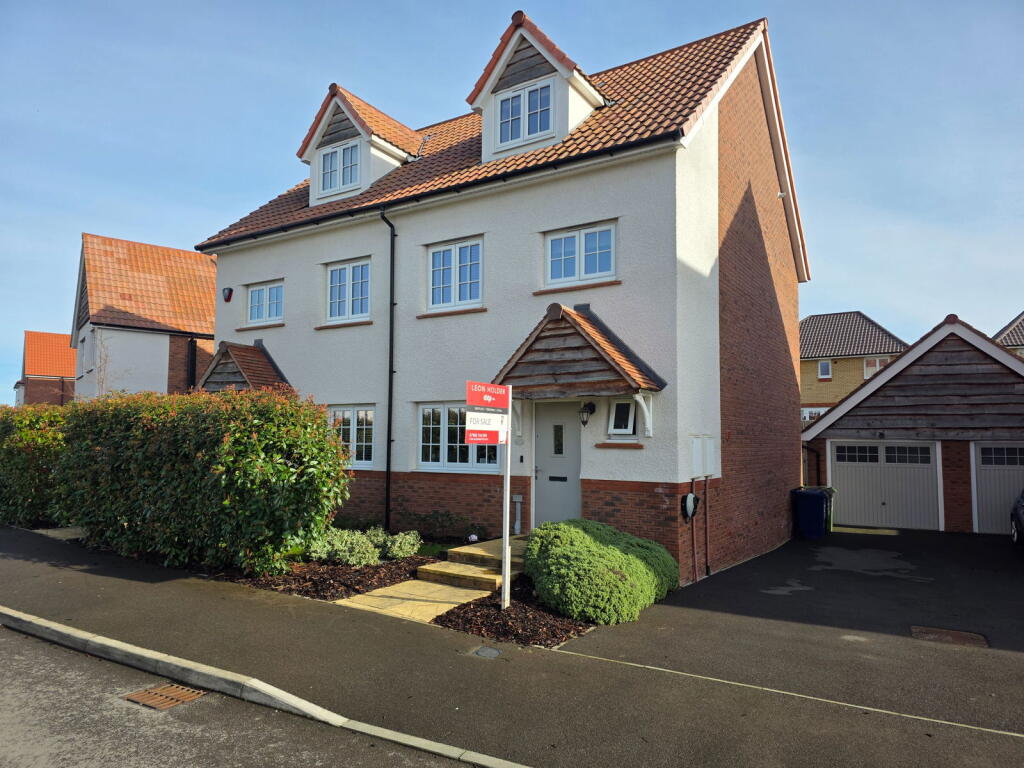 4-bed semi-detached on Meadowsweet Road, Shurdington, Cheltenham, GL53 0AS, £500,000