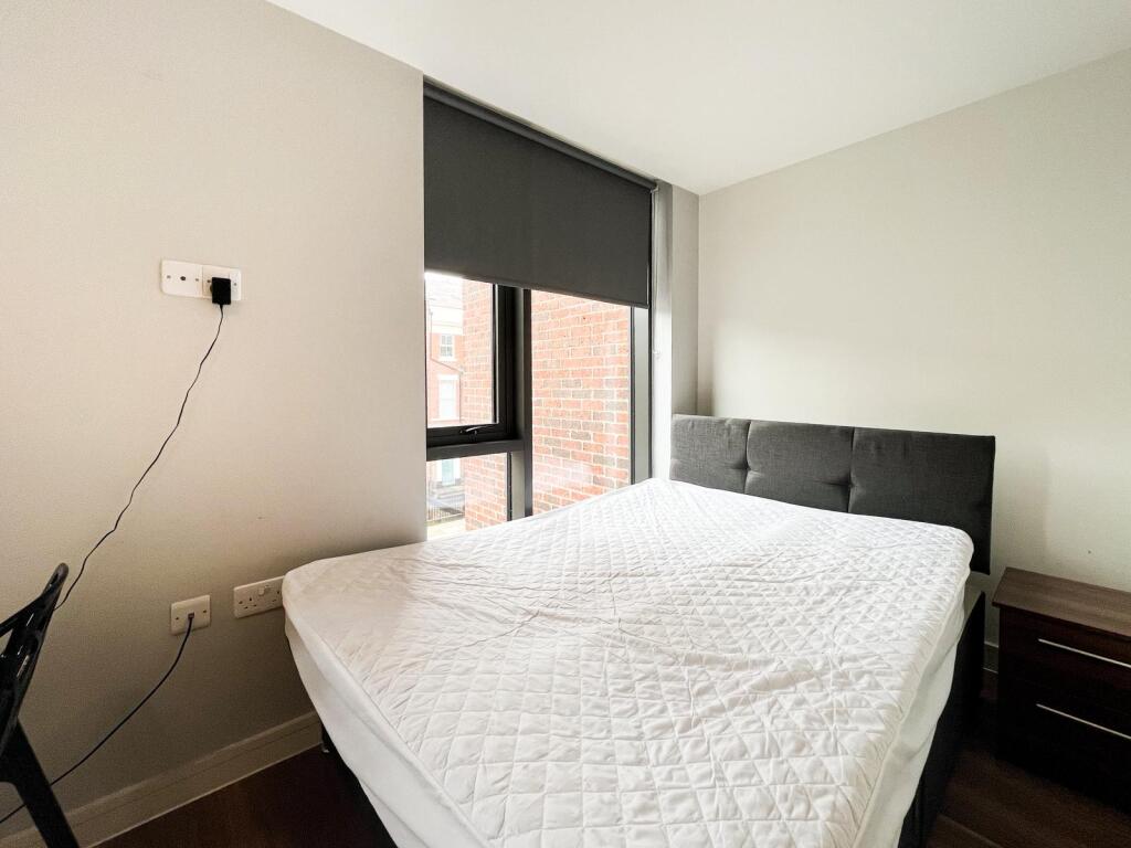 Apartment in Liverpool - More