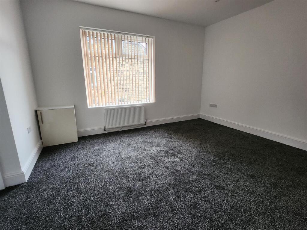 House in Barnsley, Kingstone - View 3