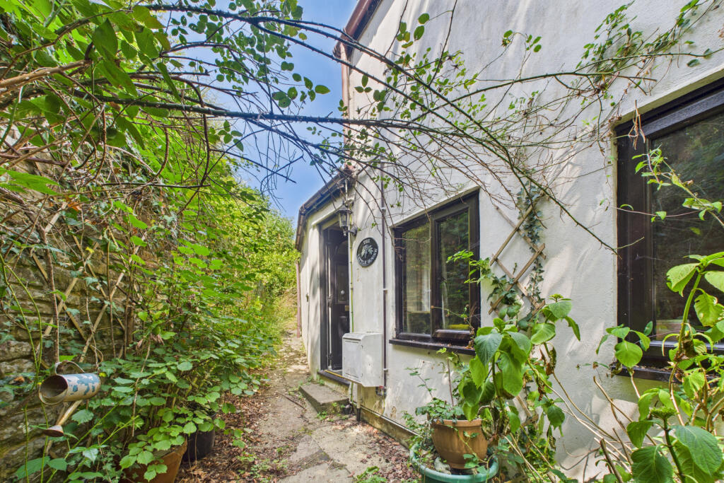 The Little House, GL15 4QP photo 4